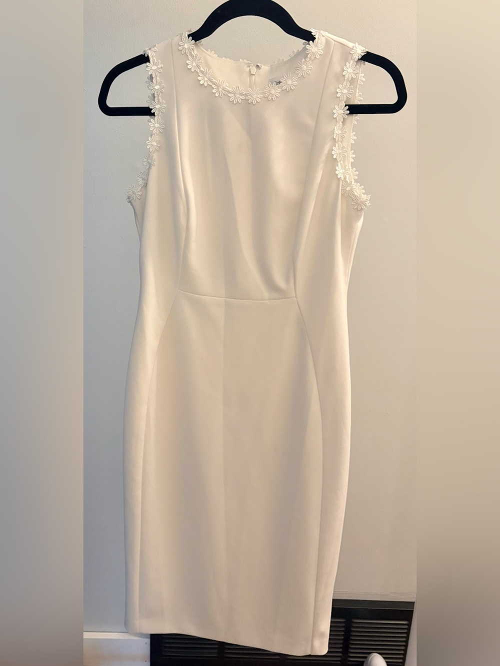 Elegant Ivory Sleeveless Sheath Dress